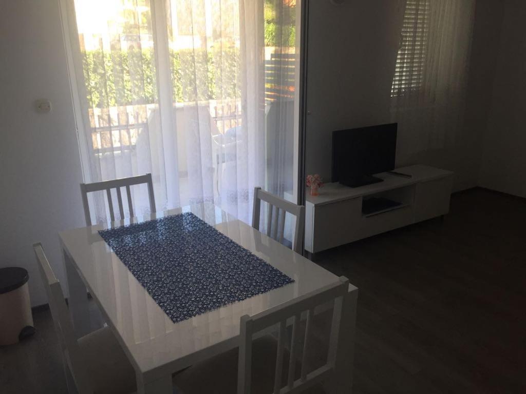 Apartmani Ana マリンスカ エクステリア 写真