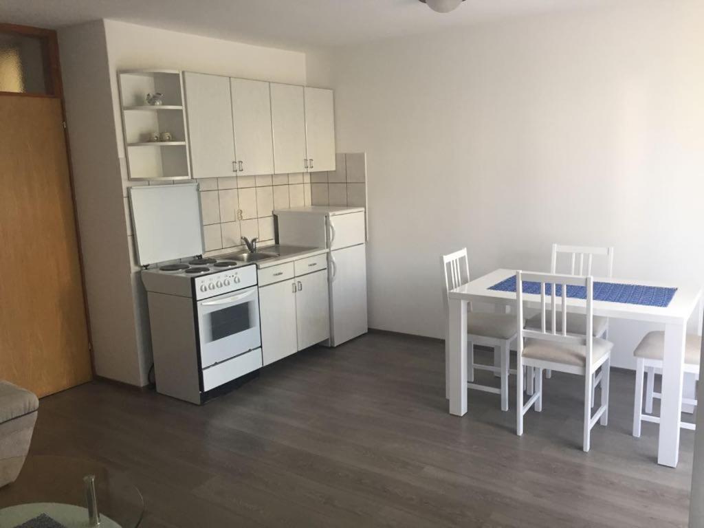 Apartmani Ana マリンスカ エクステリア 写真