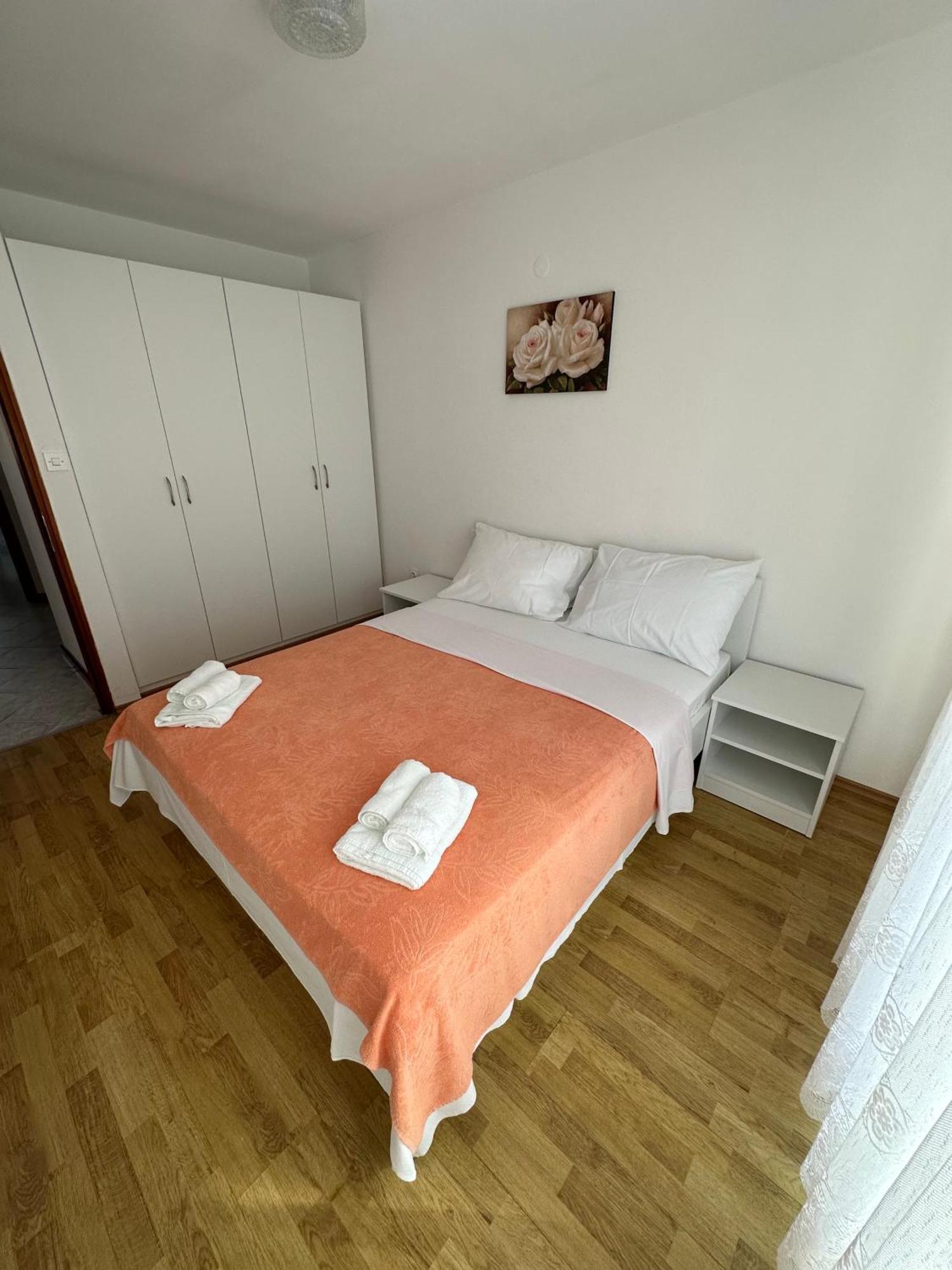 Apartmani Ana マリンスカ エクステリア 写真